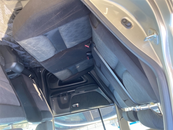 Toyota Kluger 2.4 S 2001