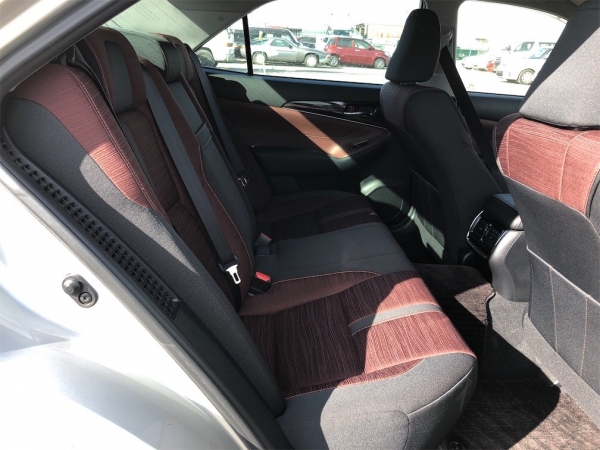 Toyota Crown Athlete S 2015