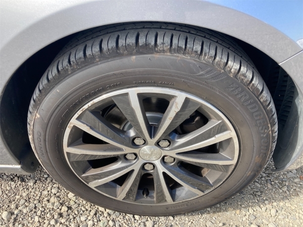 PEUGEOT 308 1.2 2015