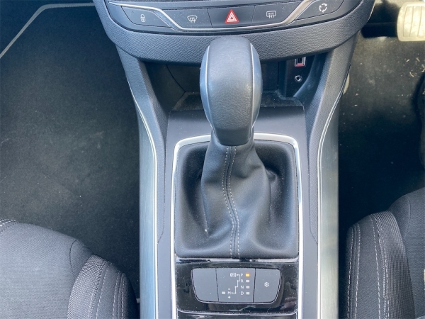 PEUGEOT 308 1.2 2015