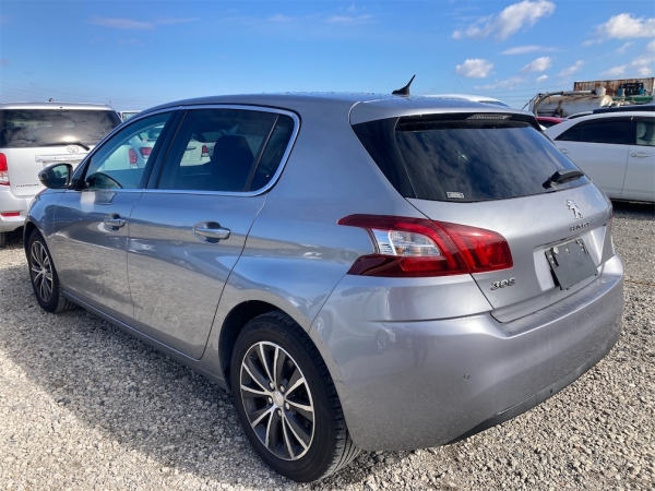 PEUGEOT 308 1.2 2015