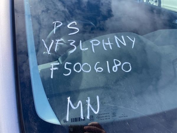 PEUGEOT 308 1.2 2015