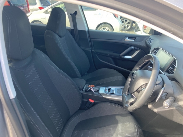 PEUGEOT 308 1.2 2015