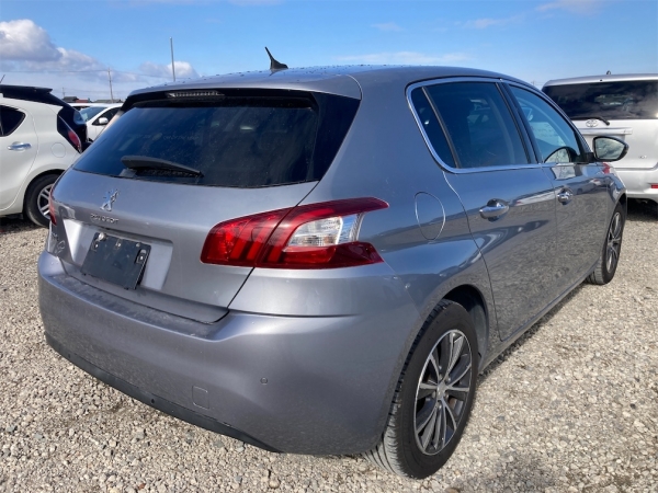 PEUGEOT 308 1.2 2015