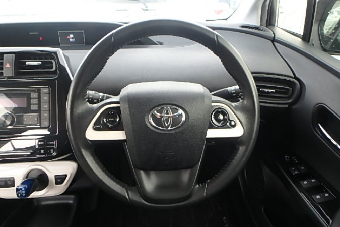 Toyota Prius S 2016