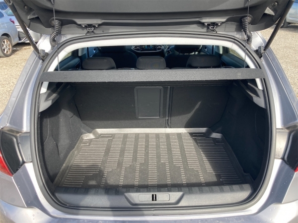 PEUGEOT 308 1.2 2015