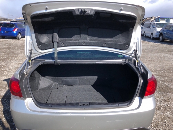 Toyota Crown Athlete S 2015