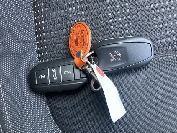 PEUGEOT 308 1.2 2015