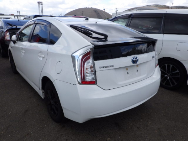 Toyota Prius S 2015
