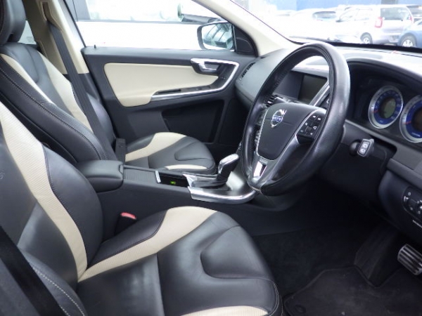 Volvo XC60 T5 R design 2012