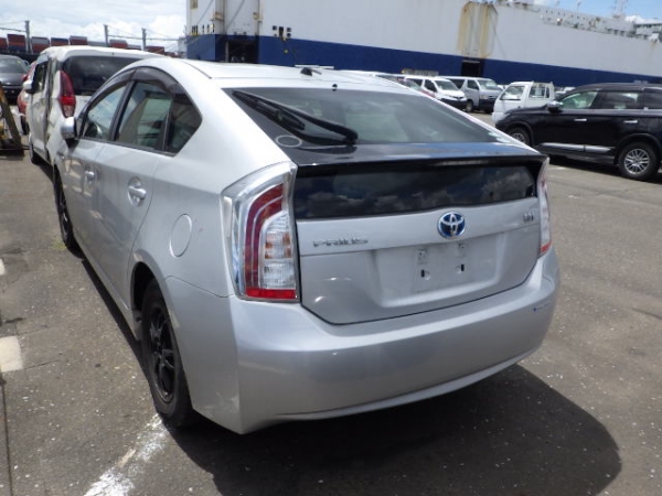 Toyota Prius S 2015