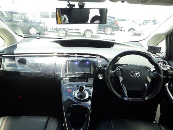 Toyota Prius S 2015
