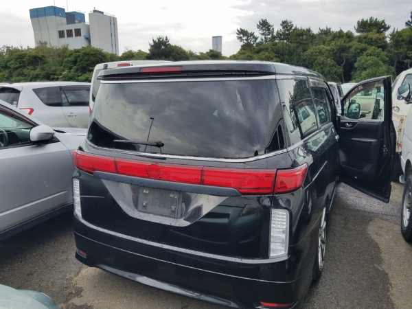 Nissan Elgrand 350 HIGHWAY 2010