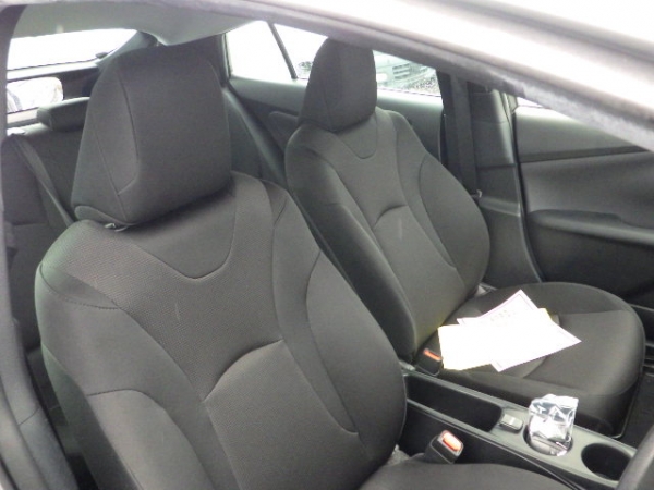 Toyota Prius E Safety Sense 2019