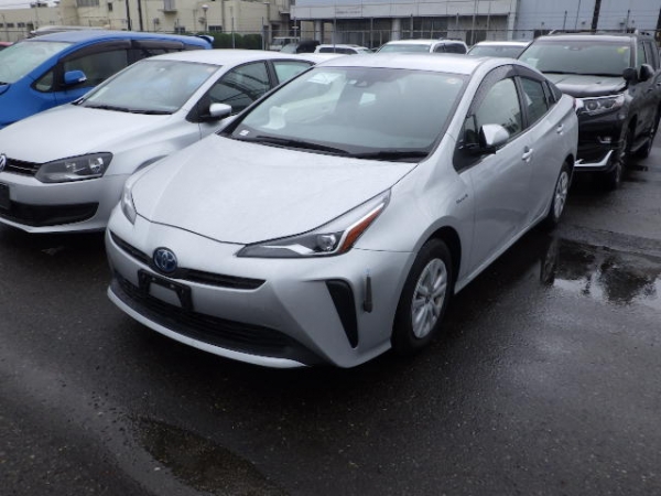 Toyota Prius E Safety Sense 2019