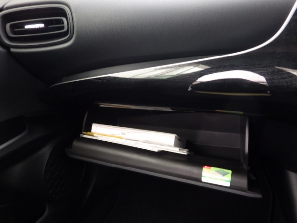 Toyota Prius E Safety Sense 2019