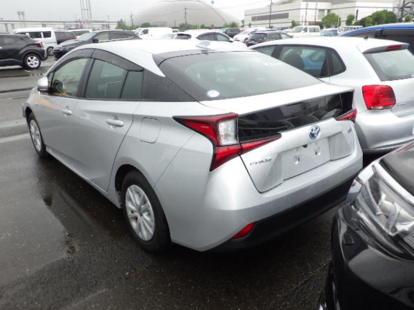 Toyota Prius E Safety Sense 2019