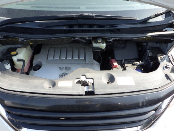 Toyota Vellfire Platinum Selection 2010