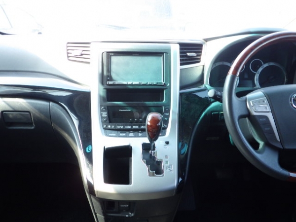 Toyota Vellfire Platinum Selection 2010