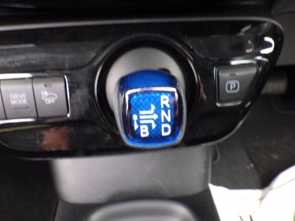 Toyota Prius E Safety Sense 2019