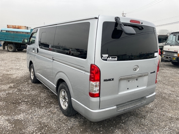 Toyota Regius Super GL package 2014
