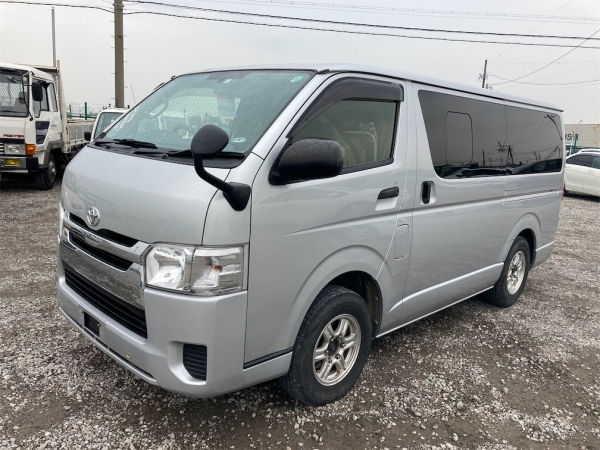 Toyota Regius Super GL package 2014