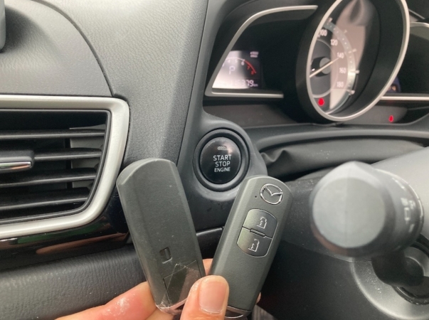 Mazda Axela  15S 2014